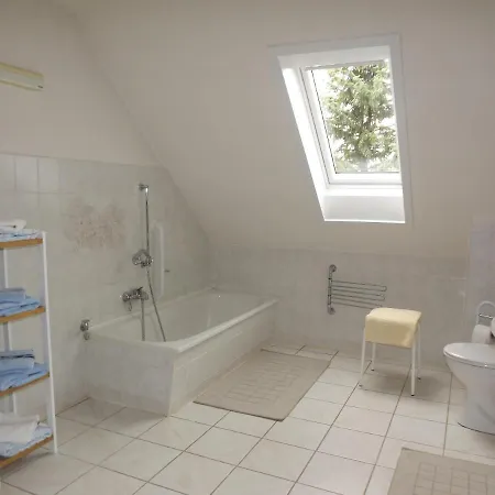 Grosse Am Gruenen Stadtrand