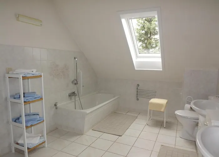 Grosse Am Gruenen Stadtrand